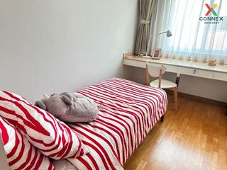 Аренда 3 спальни кондо в Пхра Кханонг, Бангкок