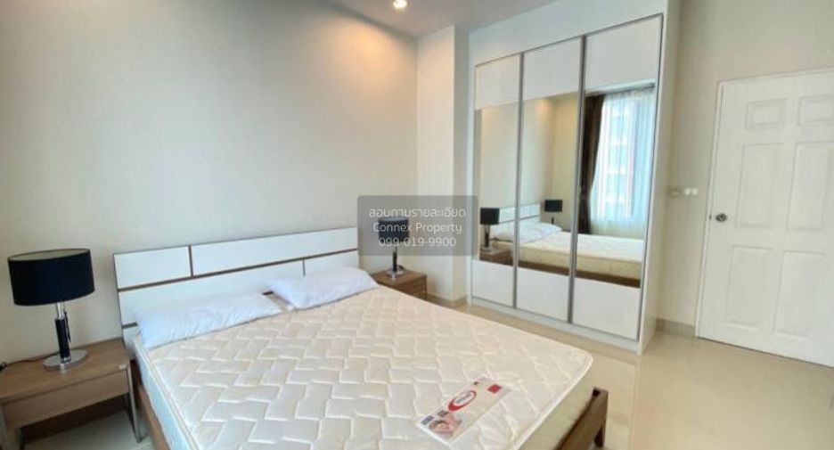 À louer 3 chambres condo à Khlong Toei, Bangkok