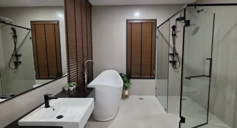 ขาย และ ให้เช่า 3 ห้องนอน บ้านเดี่ยว ใน พระโขนง, กรุงเทพฯ
