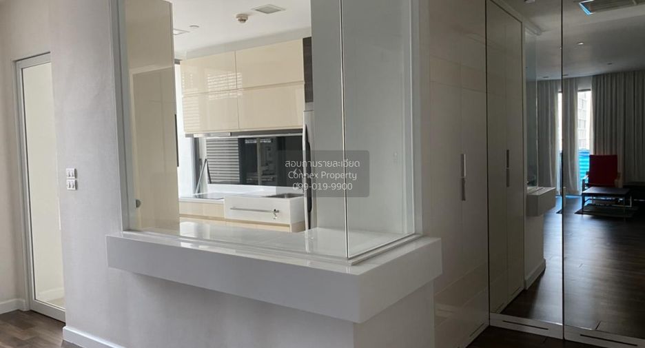 For rent 2 bedrooms condo in Phra Khanong, Bangkok