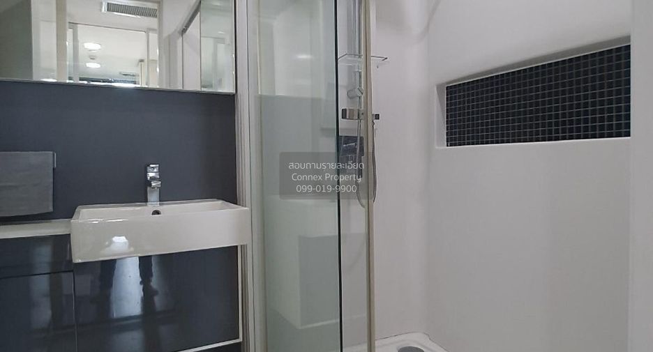 For rent 2 bedrooms condo in Phra Khanong, Bangkok