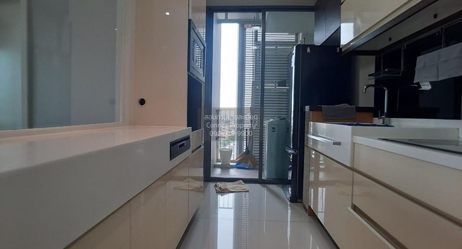 For rent 2 bedrooms condo in Phra Khanong, Bangkok