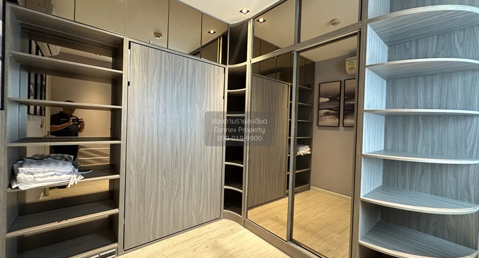 For rent 2 bedrooms condo in Yan Nawa, Bangkok