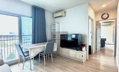 Condo en alquiler de 2 habitaciones en Huai Khwang, Bangkok