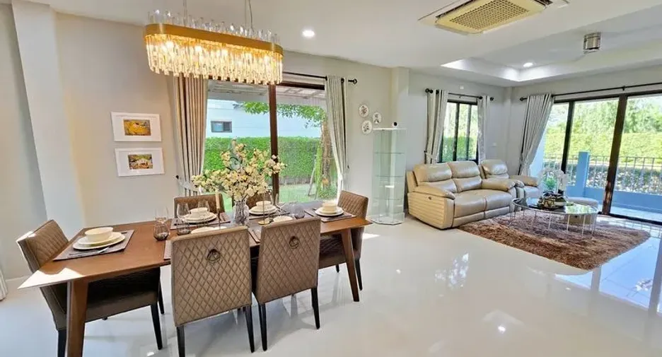 Casa en venta de 5 habitaciones en San Pa Tong, Chiang Mai