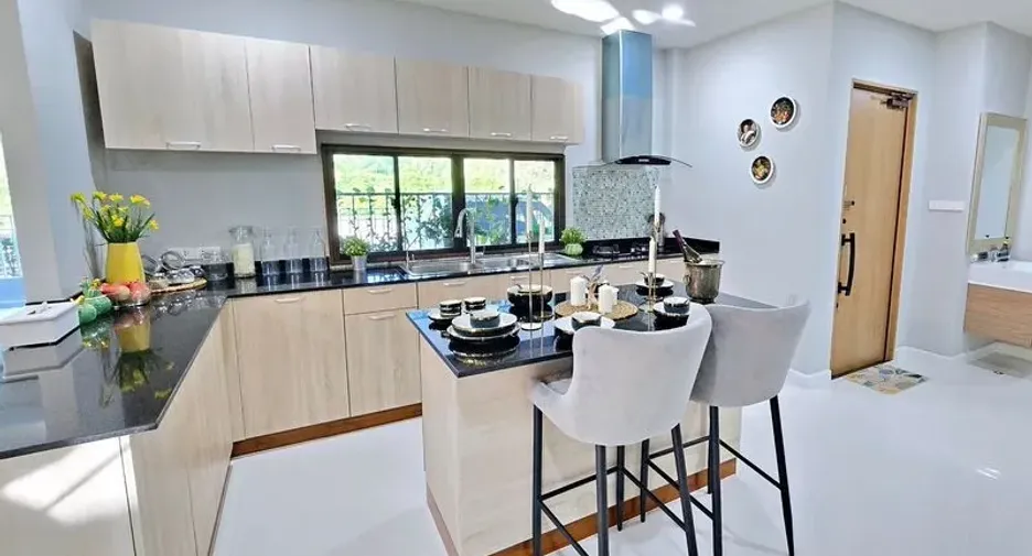 Casa en venta de 5 habitaciones en San Pa Tong, Chiang Mai