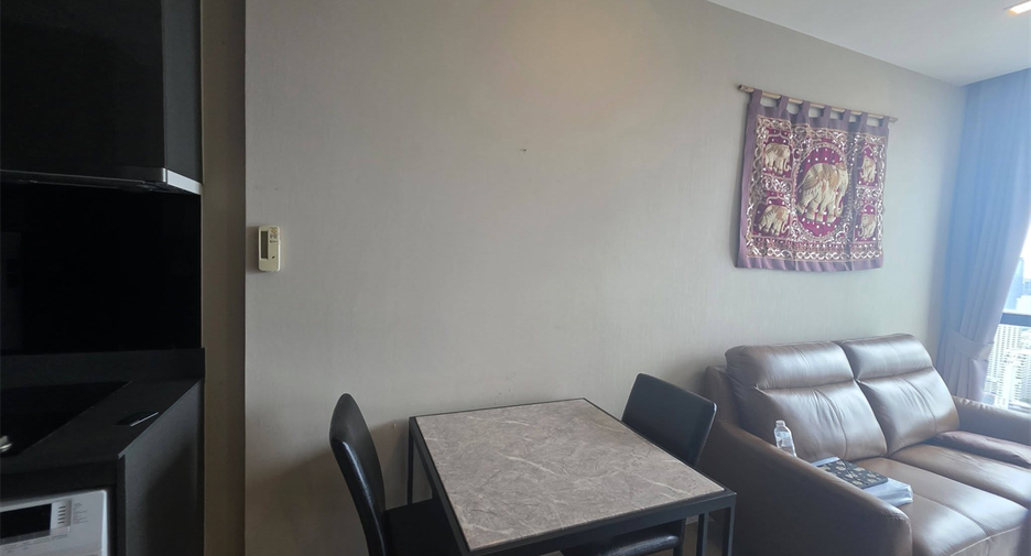 For sale 1 bed condo in Khlong Toei, Bangkok