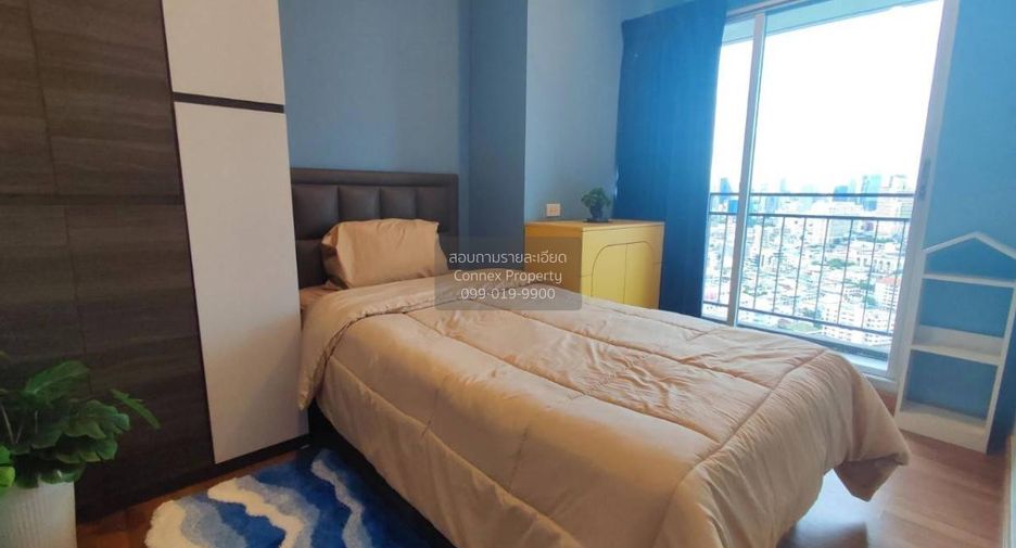 For rent 3 bedrooms condo in Yan Nawa, Bangkok