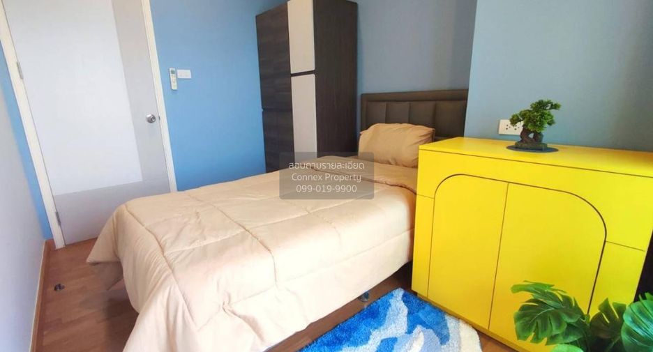 For rent 3 bedrooms condo in Yan Nawa, Bangkok