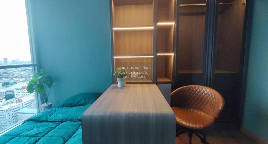 For rent 3 bedrooms condo in Yan Nawa, Bangkok
