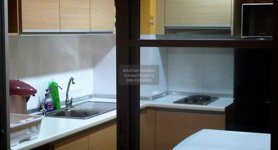 For rent 2 bedrooms condo in Huai Khwang, Bangkok