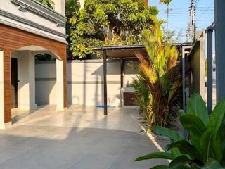 For sale 5 bedrooms villa in Bang Lamung, Chonburi