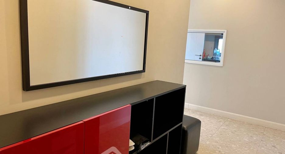 For sale 2 bedrooms condo in Khlong Toei, Bangkok