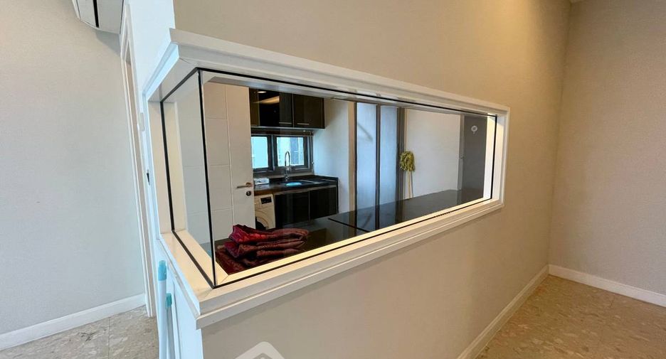For sale 2 bedrooms condo in Khlong Toei, Bangkok