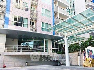 For sale 3 bedrooms condo in Watthana, Bangkok
