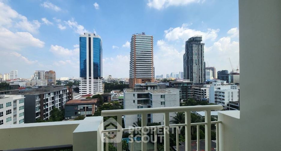 For sale 1 bed condo in Khlong Toei, Bangkok