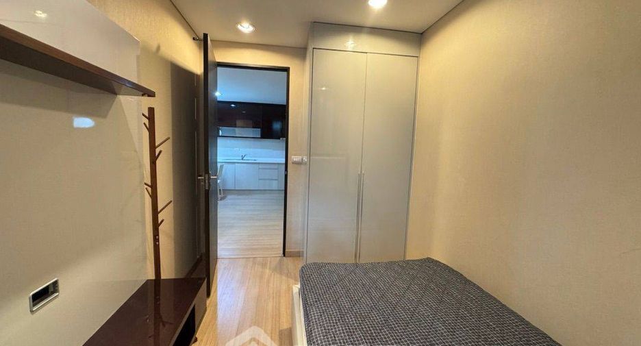 For rent 2 bedrooms condo in Pathum Wan, Bangkok