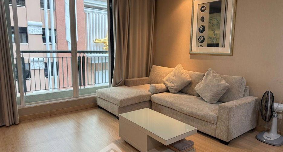 For rent 2 bedrooms condo in Pathum Wan, Bangkok