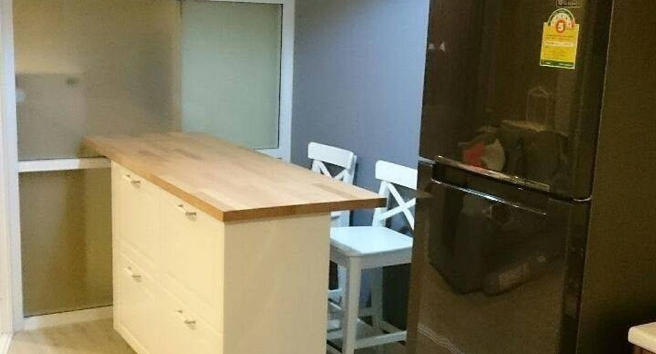 Wohnung zur Miete mit 1 Zimmer in Bang Rak, Bangkok