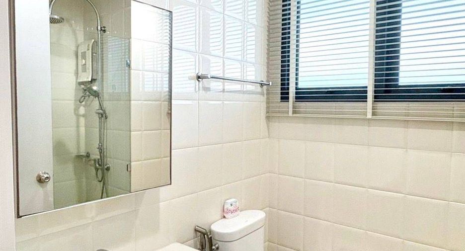 For rent 2 bedrooms condo in Phra Khanong, Bangkok