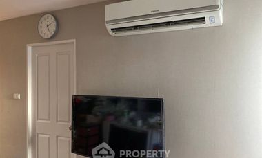 Condo en alquiler de 2 habitaciones en Huai Khwang, Bangkok