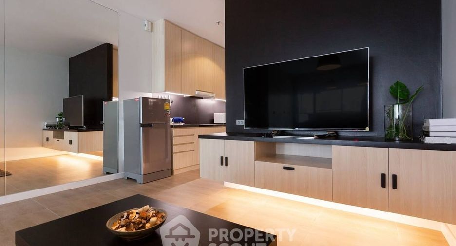 For rent 1 bed condo in Yan Nawa, Bangkok