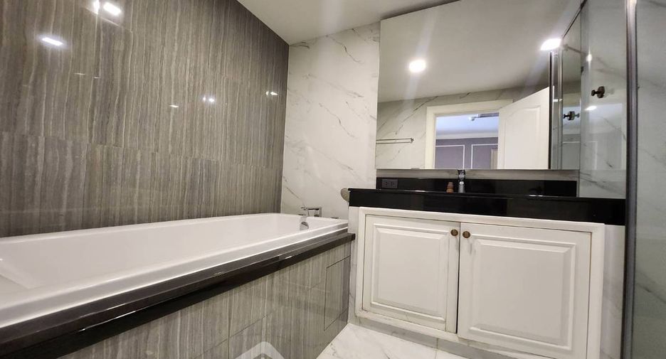 Condo en alquiler de 1 habitaciones en Bang Rak, Bangkok