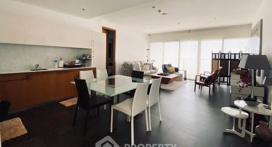 For rent 2 bedrooms condo in North Pattaya, Pattaya