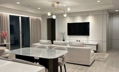 For rent 3 bedrooms condo in Khlong Toei, Bangkok