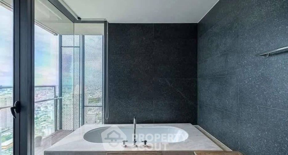 For rent 4 ベッドルーム condo in Sathon, Bangkok