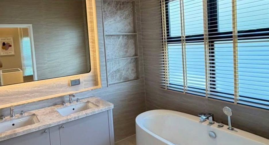 For rent 4 ベッドルーム house in Bang Kapi, Bangkok