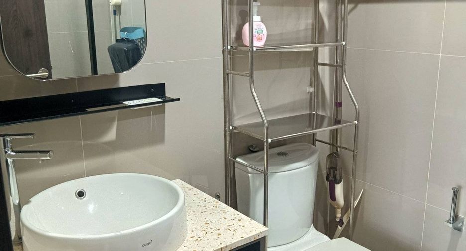 Wohnung zur Miete mit 1 Zimmer in Huai Khwang, Bangkok