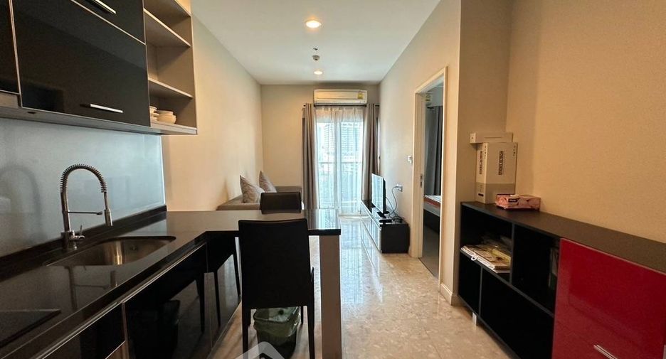 Condo en alquiler de 1 habitaciones en Khlong Toei, Bangkok