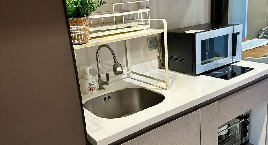For rent 2 ベッドルーム condo in Huai Khwang, Bangkok