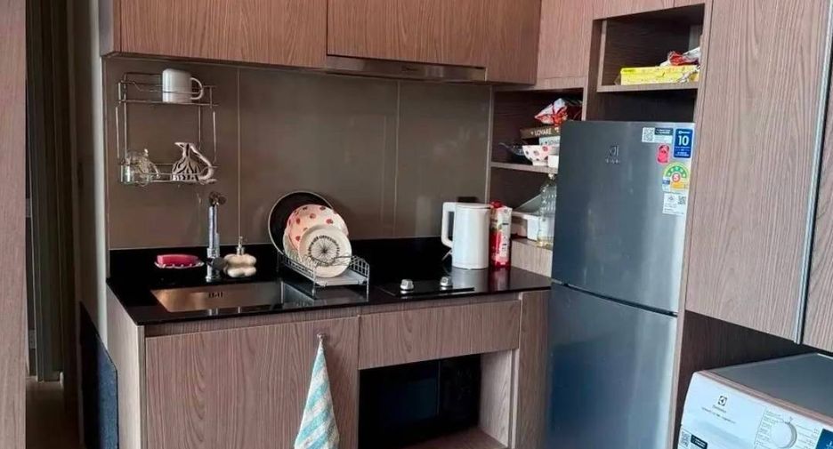 For rent 2 bedrooms condo in Phaya Thai, Bangkok