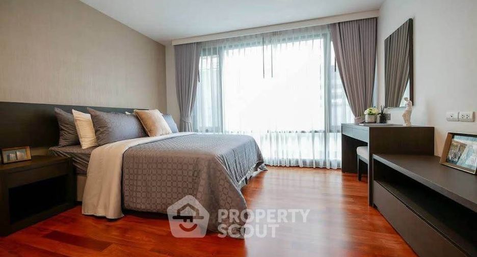 For rent 2 bedrooms apartment in Watthana, Bangkok