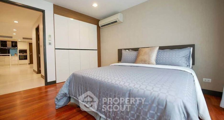 For rent 2 bedrooms apartment in Watthana, Bangkok
