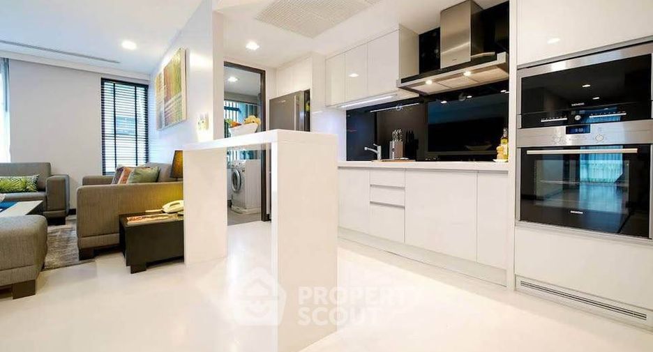 For rent 2 bedrooms apartment in Watthana, Bangkok