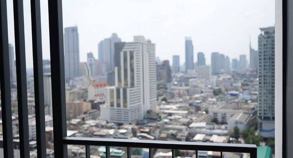Condo en alquiler de 1 habitaciones en Bang Rak, Bangkok