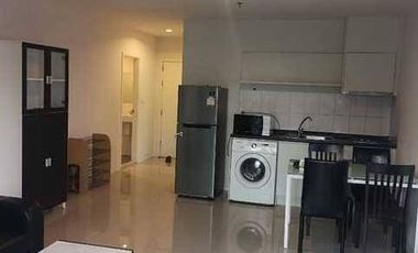 À louer 2 chambres condo à Huai Khwang, Bangkok