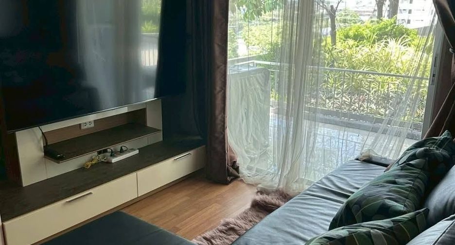 For rent 1 bed condo in Yan Nawa, Bangkok