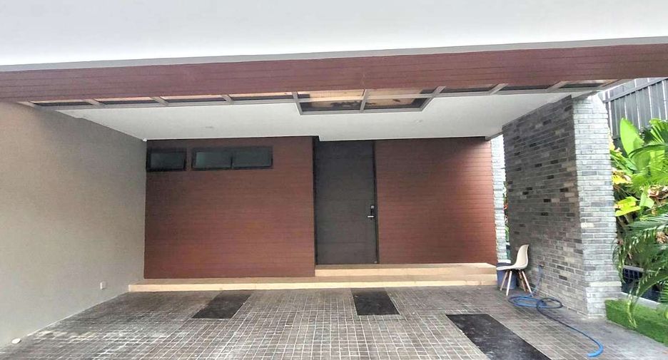For rent そして for sale 3 ベッドルーム townhouse in Watthana, Bangkok