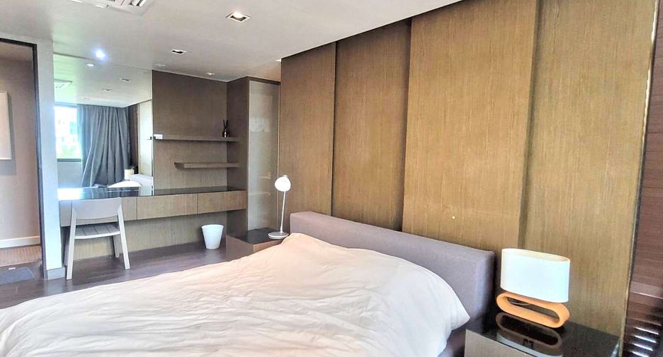For rent そして for sale 3 ベッドルーム townhouse in Watthana, Bangkok