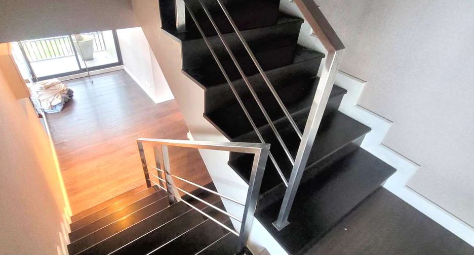 For rent そして for sale 3 ベッドルーム townhouse in Watthana, Bangkok