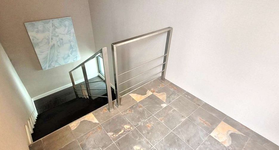 For rent そして for sale 3 ベッドルーム townhouse in Watthana, Bangkok