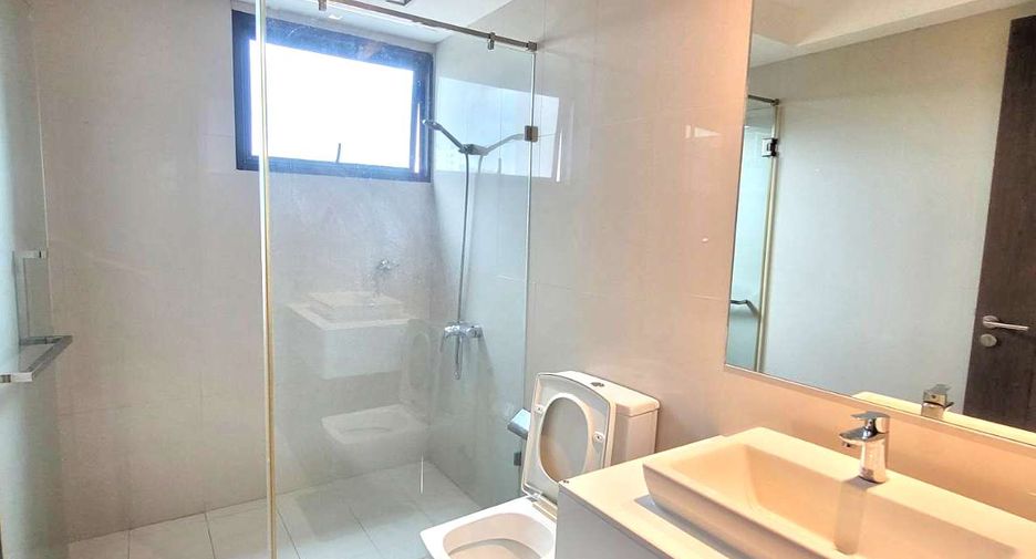 For rent そして for sale 3 ベッドルーム townhouse in Watthana, Bangkok