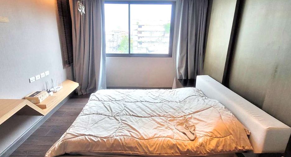 For rent そして for sale 3 ベッドルーム townhouse in Watthana, Bangkok