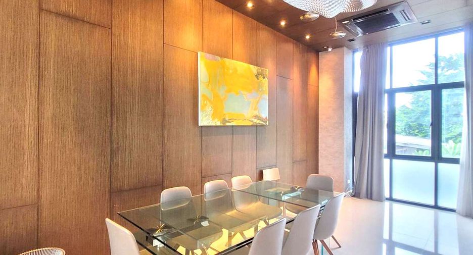 For rent そして for sale 3 ベッドルーム townhouse in Watthana, Bangkok