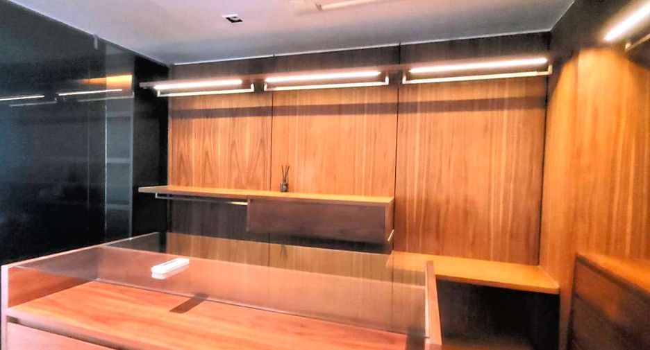 For rent そして for sale 3 ベッドルーム townhouse in Watthana, Bangkok