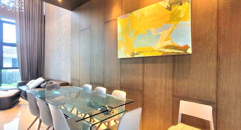 For rent そして for sale 3 ベッドルーム townhouse in Watthana, Bangkok